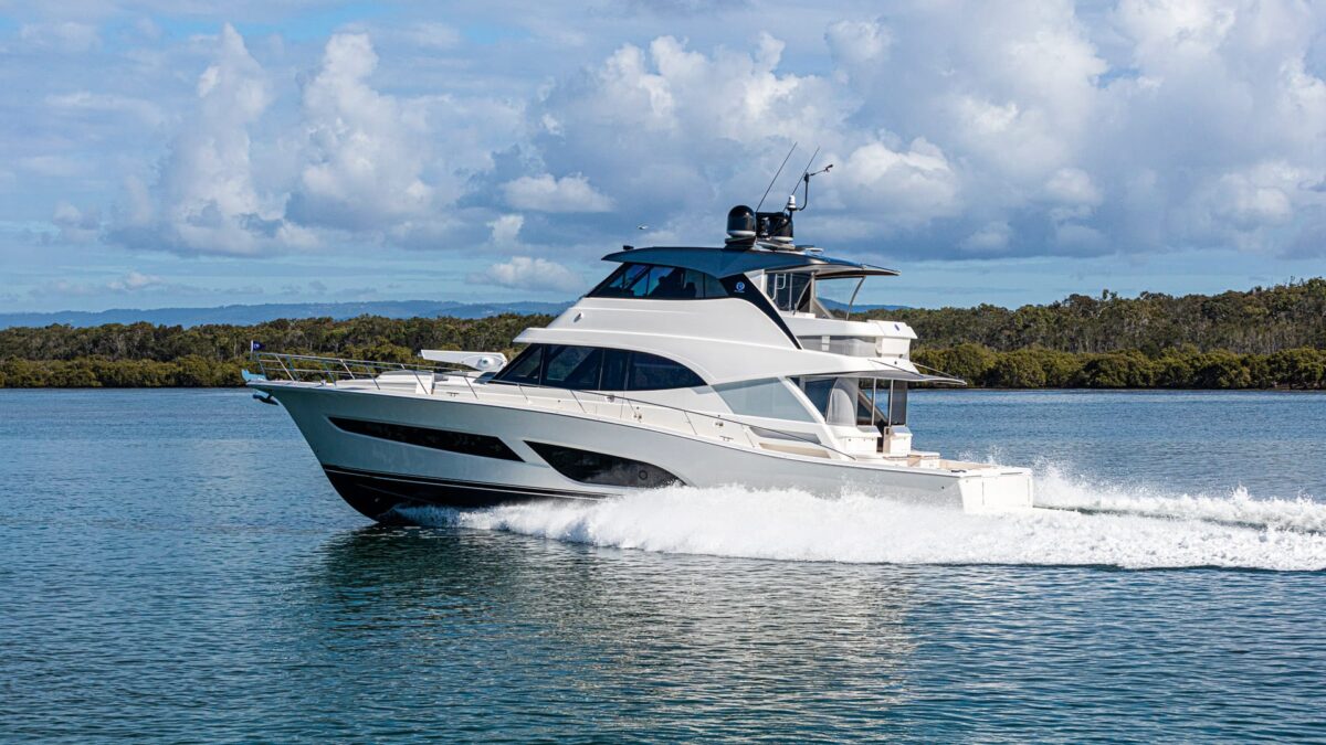 64 SPORTS MOTOR YACHT
