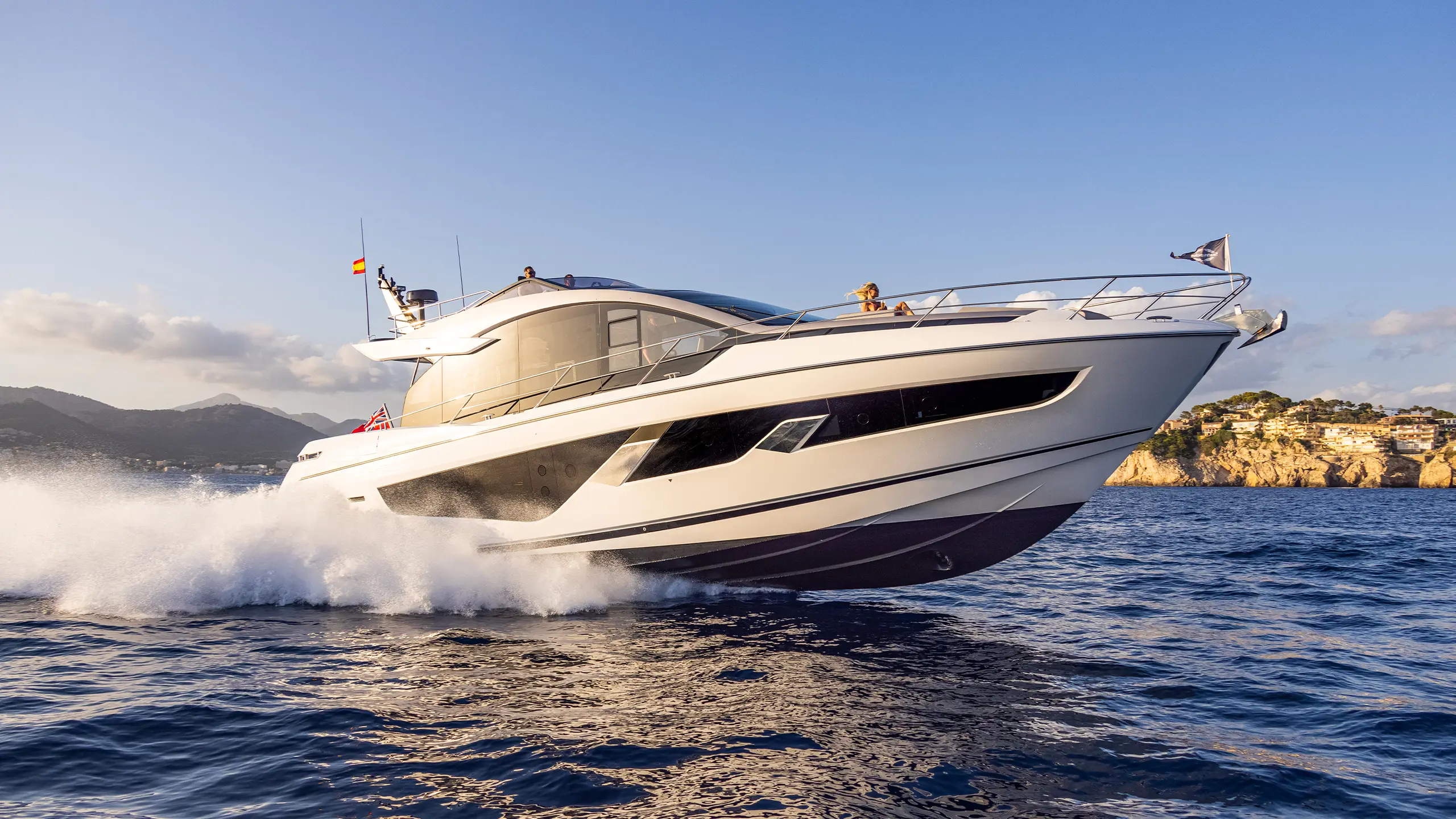 65 SPORT YACHT